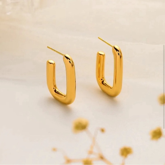 U-Shaped Earrings, Cut Link Earrings, 18K Gold Plated Earrings - Picture 2 of 6